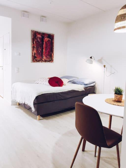 New Studio Cherry Near Helsinki Airport In Kivistoe วานตา ภายนอก รูปภาพ